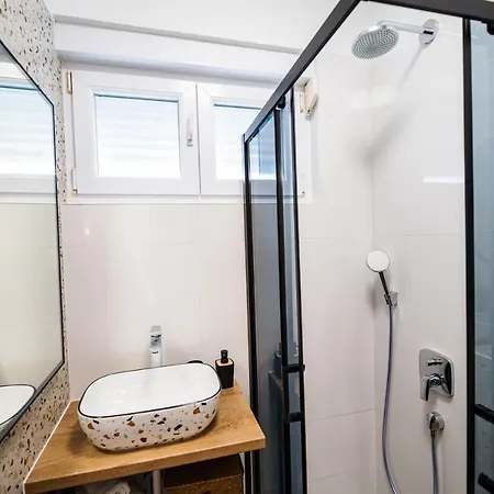 Luxury Studio With Terrace Apartment