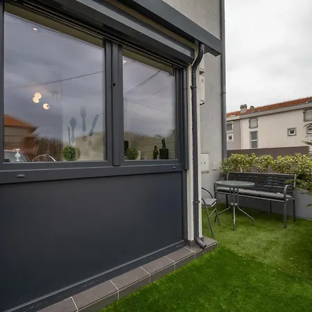 Luxury Studio With Terrace Apartment *